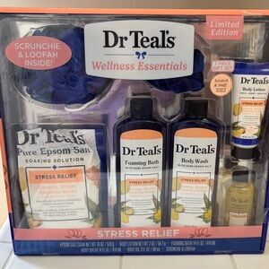Dr Teal's Stress Relief Bath Set - Purple and White